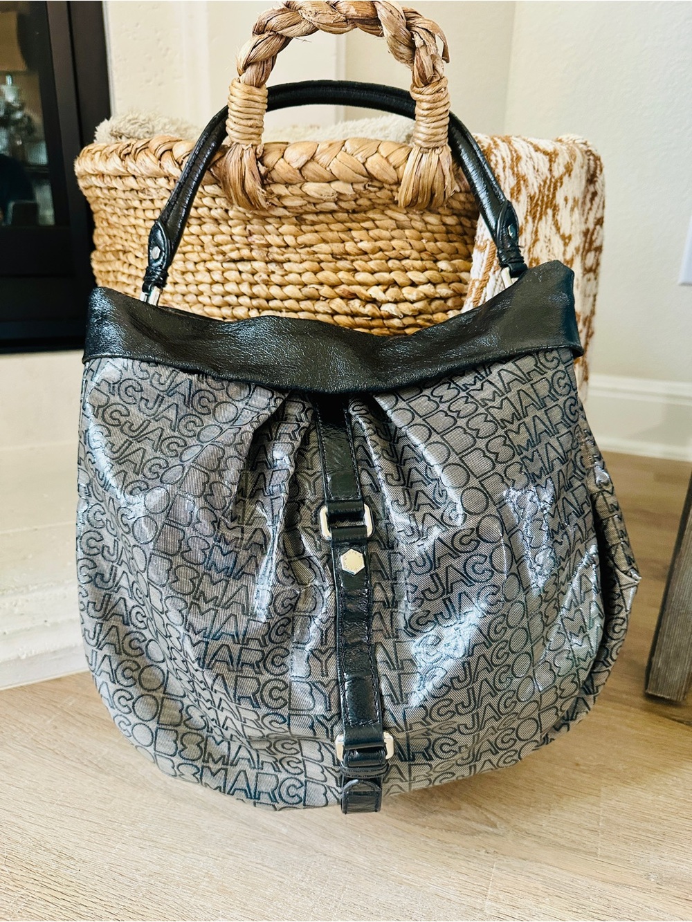 Marc by Marc Jacobs Black & Gray Monogram Vinyl Jelly Lil Riz Hobo Shoulder Bag - Picture 2 of 10